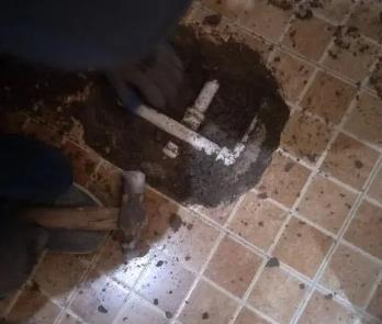 雁塔卫生间漏水维修公司为您分享下卫生间渗水如何处理及注意事项